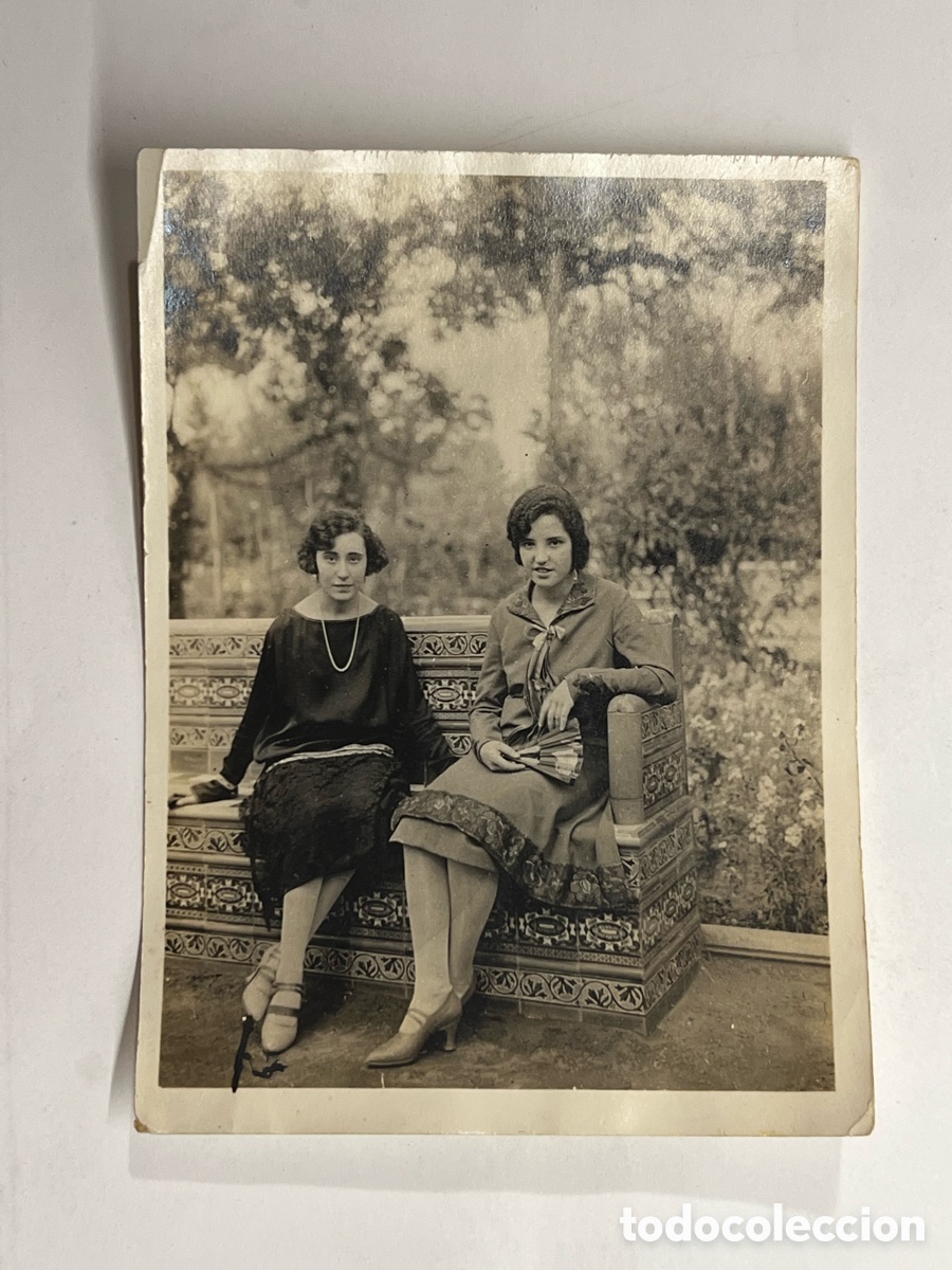 Fotograf&iacute;a antigua: LA VALENCIA DORADA&hellip; Se&ntilde;oritas de paseo por el Parque de ViVeros&hellip; (h.1910?) Med&iacute;das: 12 x 9 cm