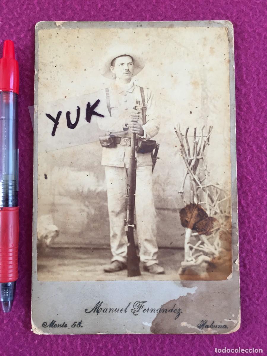 Fotograf&iacute;a antigua: FOTO GUERRA DE CUBA - SIGLO XIX HABANA - RETRATO DE SOLDADO CONDECORADO CON FUSIL MAUSER