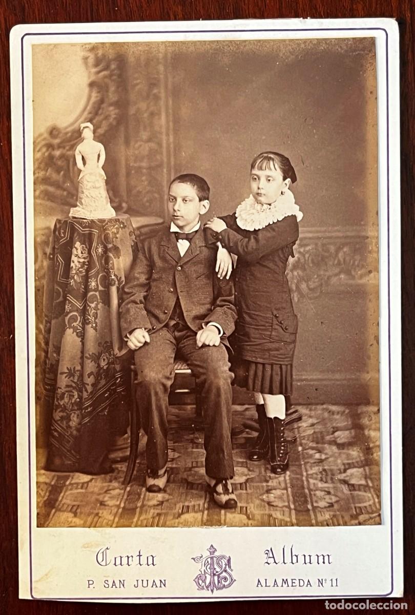 Fotograf&iacute;a antigua: FOTOGRAFIA ALBUMINA DE DOS NI&Ntilde;OS HERMANOS, P. SAN JUAN FOTOGRAFO SAN SEBASTIAN, MIDE 16 X 10,8 CMS