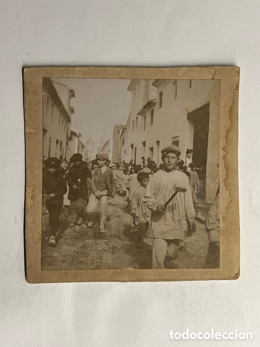 Fotograf&iacute;a antigua: ALGEMES&Iacute;, SUECA.. ? Nens&hellip; Festes al carrer. Fotograf&iacute;a antigua (h.1900?) Med&iacute;das: 9 x 9 cm