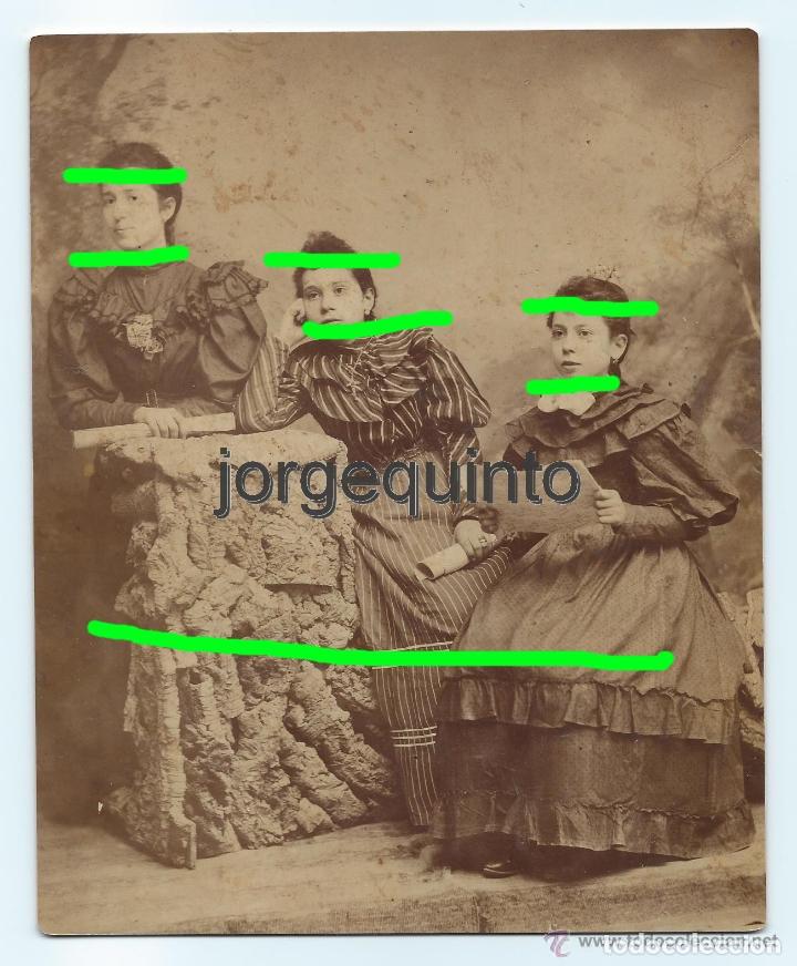 Antique Photography: RETRATO DE ESTUDIO. TRES MUCHACHAS. SIGLO XIX. FOT&Oacute;GRAFO ARTURO FRANCO. CALLE JABONER&Iacute;AS, 6. MURCIA.