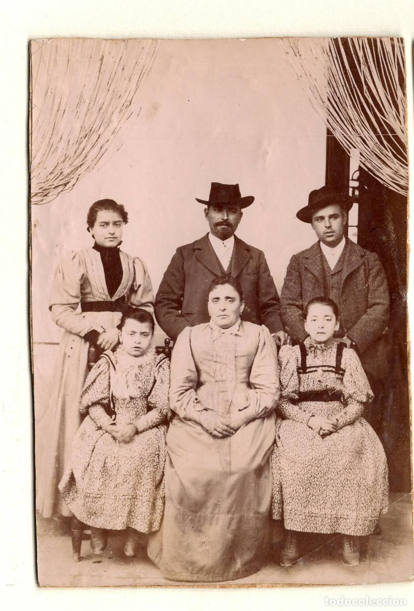 Fotografia antica: Retrato de grupo de vascos, s.XIX. ver reverso.