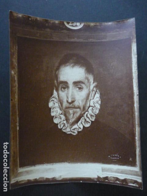 Fotografia antica: EL GRECO RETRATO DE HOMBRE M. MORENO FOTOGRAFO MADRID ANTIGUA ALBUMINA 30 X 23.5 CM