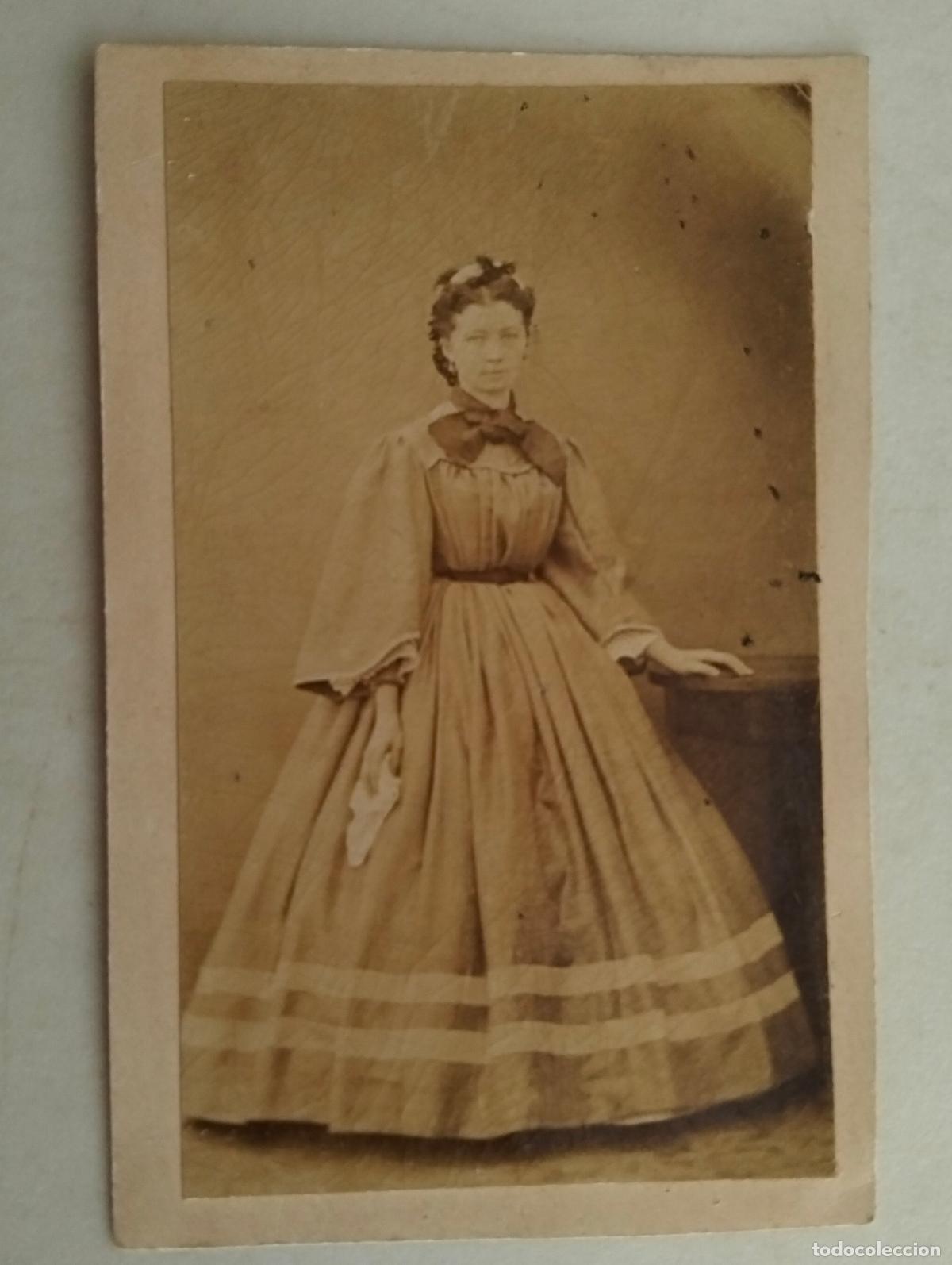 Fotograf&iacute;a antigua: ANTIGUA FOTOGRAFIA, SE&Ntilde;ORA POSANDO, PRINCIPIO SIGLO XX, MEDIDAS 6,5 X 9,5 CM