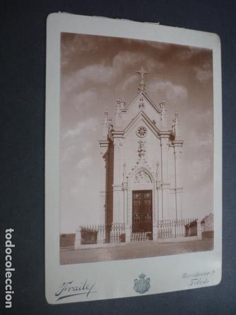 Fotografia antica: TOLEDO PANTEON DE LA FAMILIA DE LA PRESA Y CABAREDA ALBUMINA FRAILE FOTOGRAFO 18 X 26,5 CM