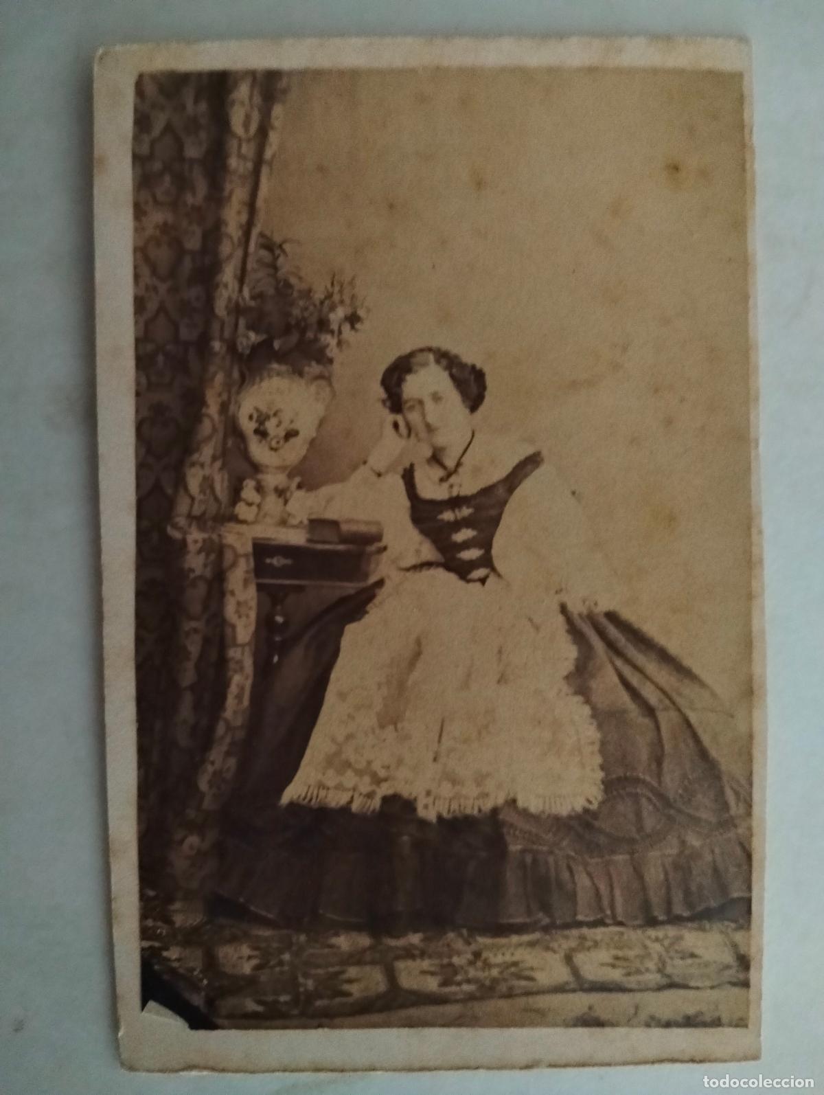 Fotografia antiga: TARJETA DE VISITA, FINALES SIGLO XIX, MEDIDAS 6,5 X 10,5 CM, SE&Ntilde;ORA POSANDO