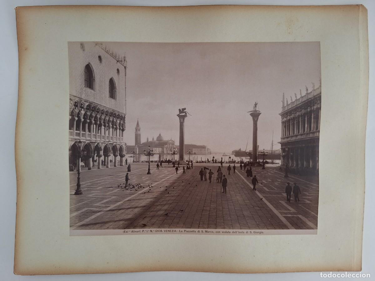 Fotograf&iacute;a antigua: VENECIA 2 FOTOGRAFIAS ALBUMINA SOBRE CARTON PLAZA SAN MARCO REVERSO PALACIO DUCAL SALA CONSEJO RV