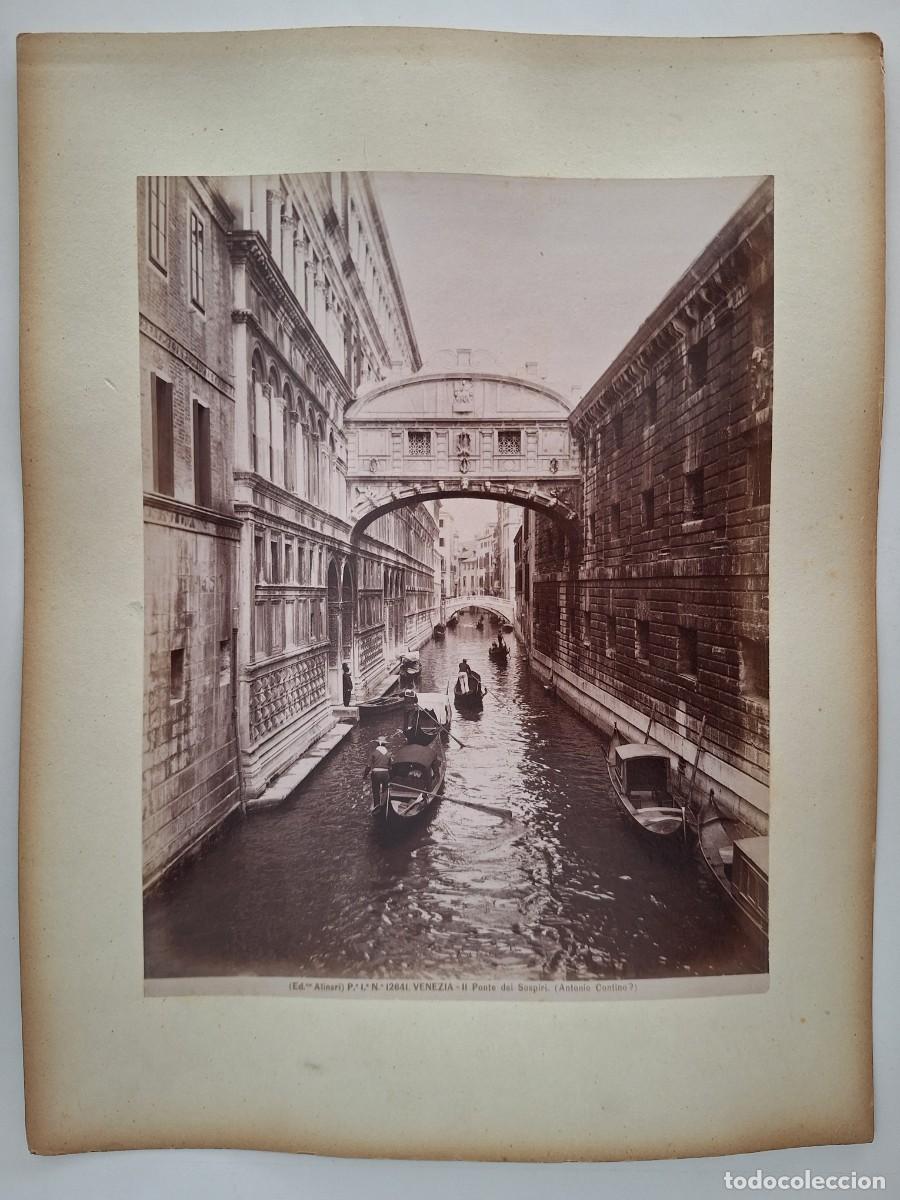 Fotograf&iacute;a antigua: VENECIA 2 FOTOGRAFIAS ALBUMINA SOBRE CARTON PUENTE SUSPIRO REVERSO IGLESIA MARIA DE FRARI RV