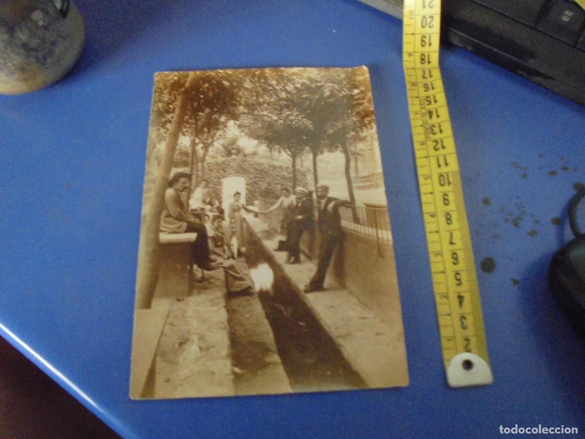 Fotograf&iacute;a antigua: fotografia 1896 olot gerona fuente la moixina creo albumina