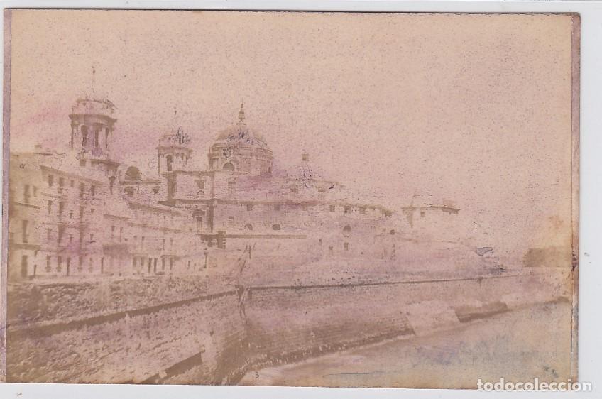 Fotograf&iacute;a antigua: C&aacute;diz. Fotograf&iacute;a antigua de la catedral, vista desde el campo del sur. Tama&ntilde;o: 13,5 x 9 ctms.