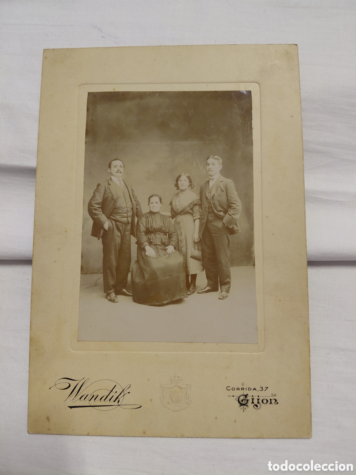 Fotograf&iacute;a antigua: ANTIGUA FOTOGRAFIA FAMILIAR.FOTOGRAFO WANDIK CORRIDA 37 GIJON