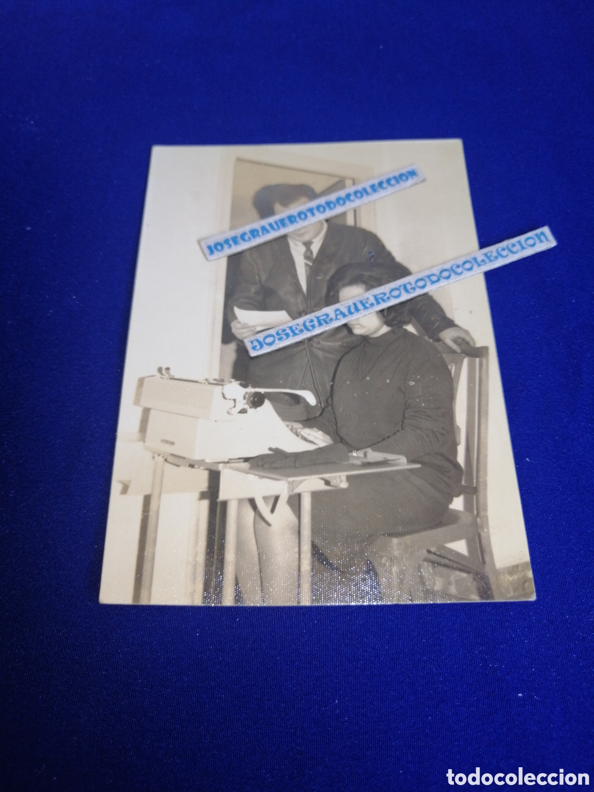 Fotograf&iacute;a antigua: SECRETARIA POSANDO CON M&Aacute;QUINA DE ESCRIBIR MODELOS POSANDO FOTOGRAF&Iacute;A ANTIGUA SIGLO PASADO