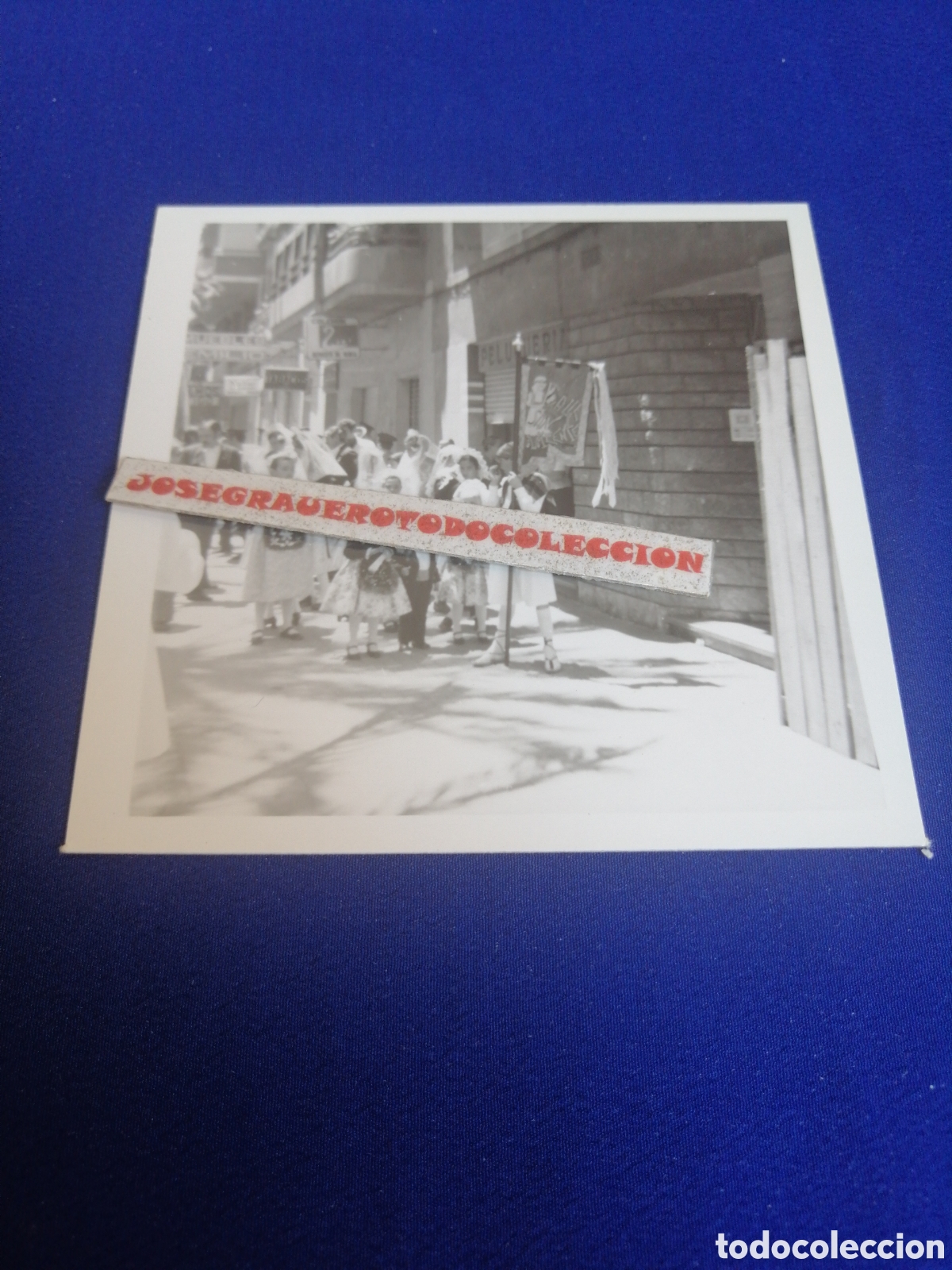 Fotograf&iacute;a antigua: HOGUERAS DE SAN JUAN - CALLE SAN VICENTE -1974 PASACALLE ESTANDARTE FOTOGRAF&Iacute;A ANTIGUA SIGLO PASADO