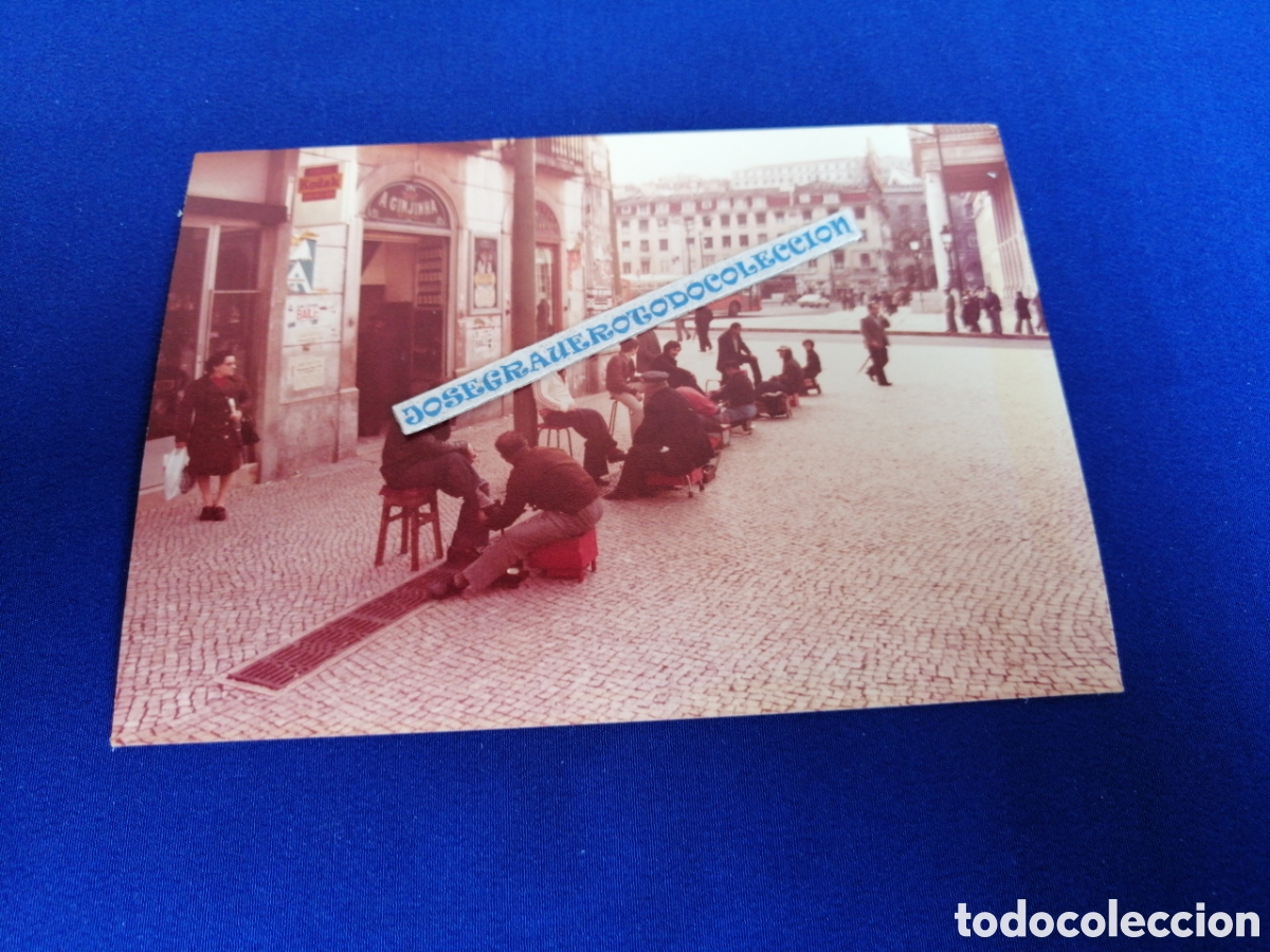 Fotograf&iacute;a antigua: LISBOA (PORTUGAL) A&Ntilde;O 1978 - LIMPIABOTAS - ENGRAXADORES-TABERNA TRADICIONAL FOTOGRAF&Iacute;A ANTIGUA