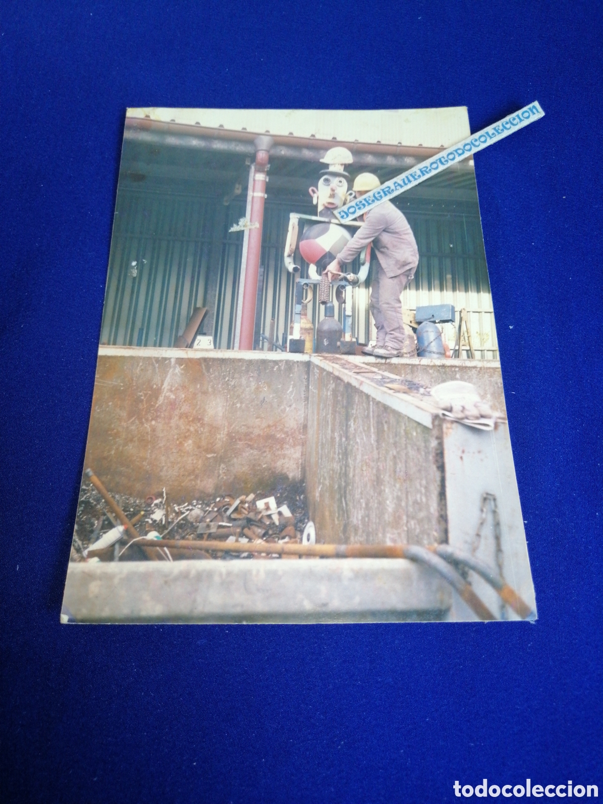 Fotograf&iacute;a antigua: OPERARIO CON MU&Ntilde;ECO HUMOR&Iacute;STICO FOTOGRAF&Iacute;A ANTIGUA