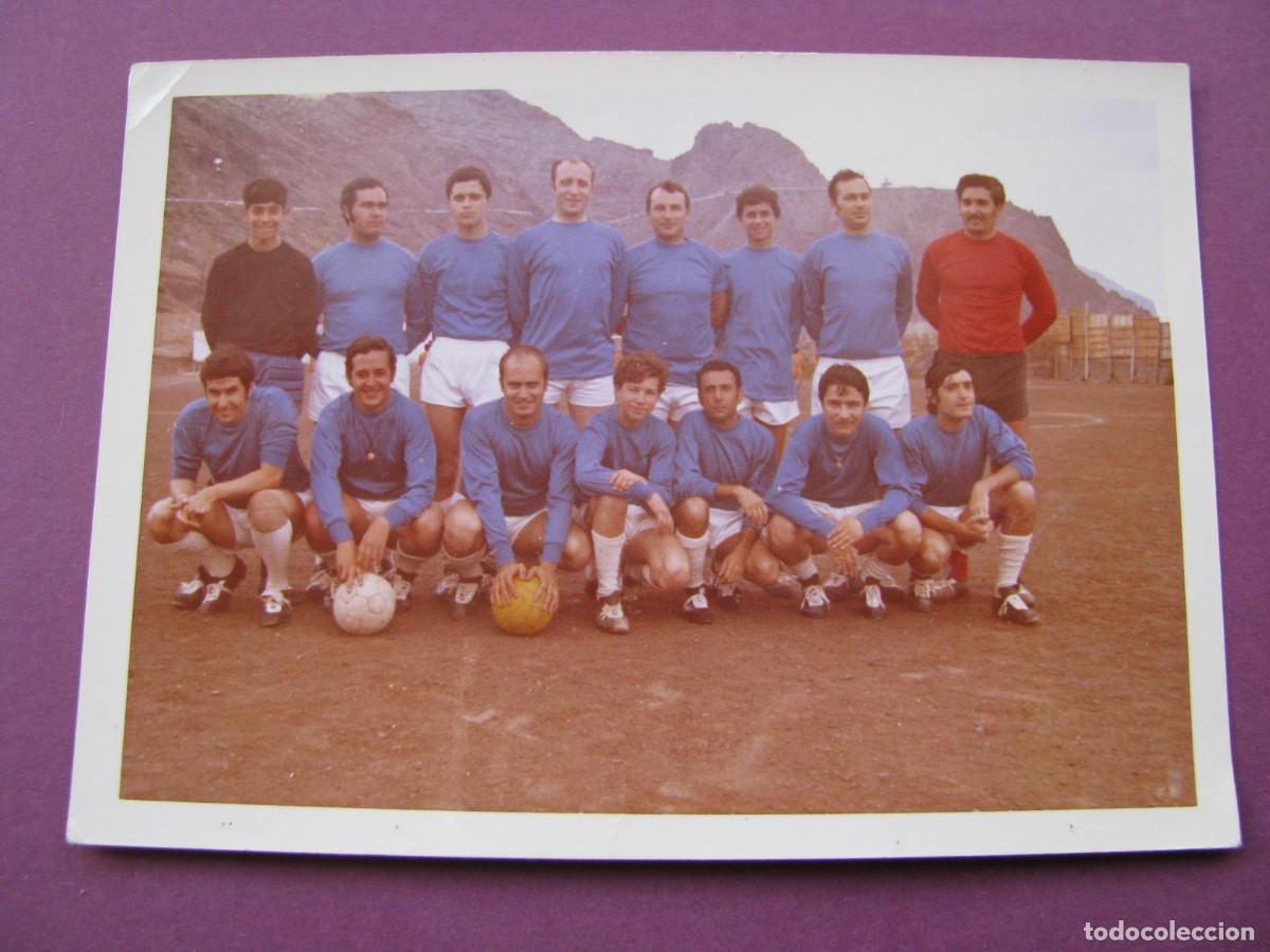 Fotograf&iacute;a antigua: FOTO DE ALGUN EQUIPO DE FUTBOL. 10,5X7,5 CM
