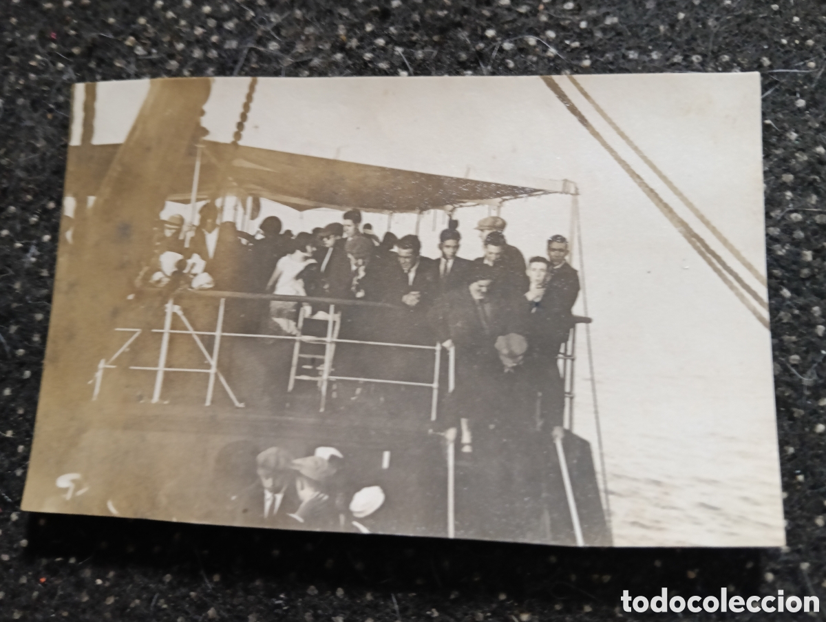 Fotograf&iacute;a antigua: Fotograf&iacute;a 22-9-1926 excursi&oacute;n mar&iacute;tima a Palam&oacute;s con los compa&ntilde;eros de trabajo del Born de Badalona