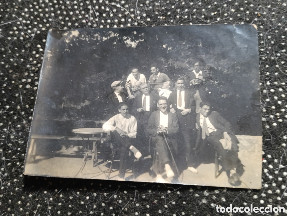 Fotograf&iacute;a antigua: 1 de Mayo de 1927 (Excursi&oacute;n ALS Castanyers amb els company s del Banco de Badalona) Agust&iacute;. Mide 9