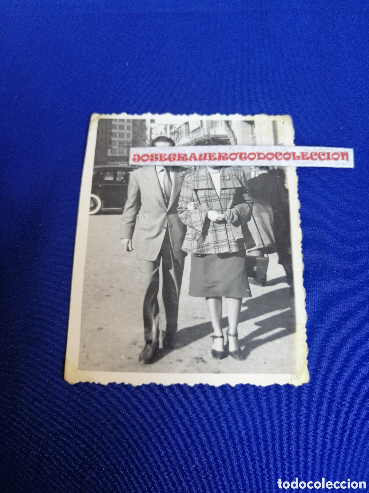 Fotograf&iacute;a antigua: VALENCIA PLAZA DEL CAUDILLO A&Ntilde;O 1950 MODELOS POSANDO FOTOGRAF&Iacute;A ANTIGUA SELLO HIP&Oacute;LITO ABRAILA