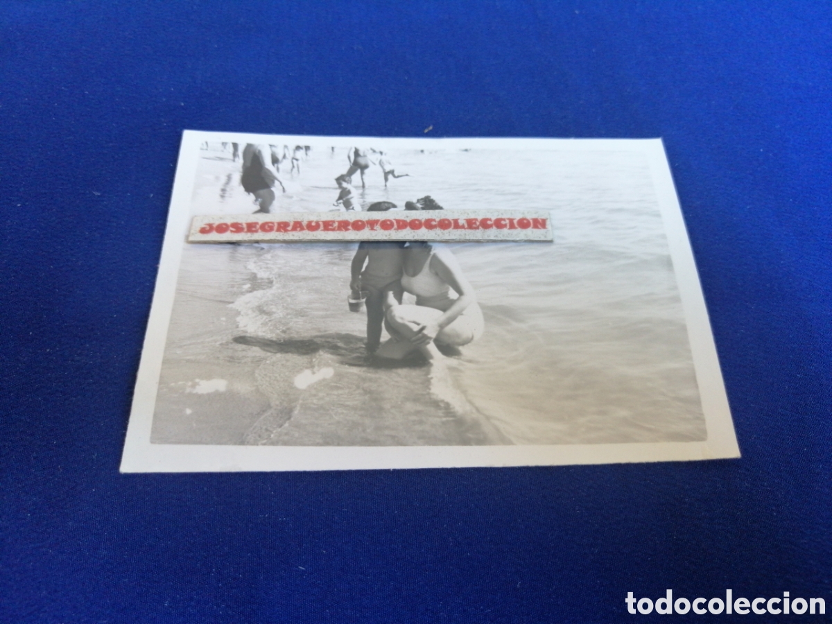 Fotograf&iacute;a antigua: PLAYA MODELOS EN BA&Ntilde;ADOR POSANDO FOTOGRAF&Iacute;A ANTIGUA SIGLO PASADO