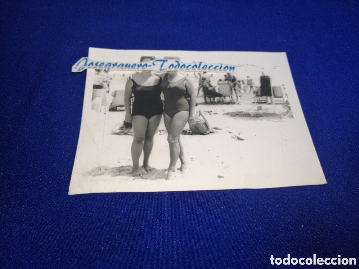 Fotograf&iacute;a antigua: PLAYA MODELOS EN BA&Ntilde;ADOR POSANDO FOTOGRAF&Iacute;A ANTIGUA SIGLO PASADO