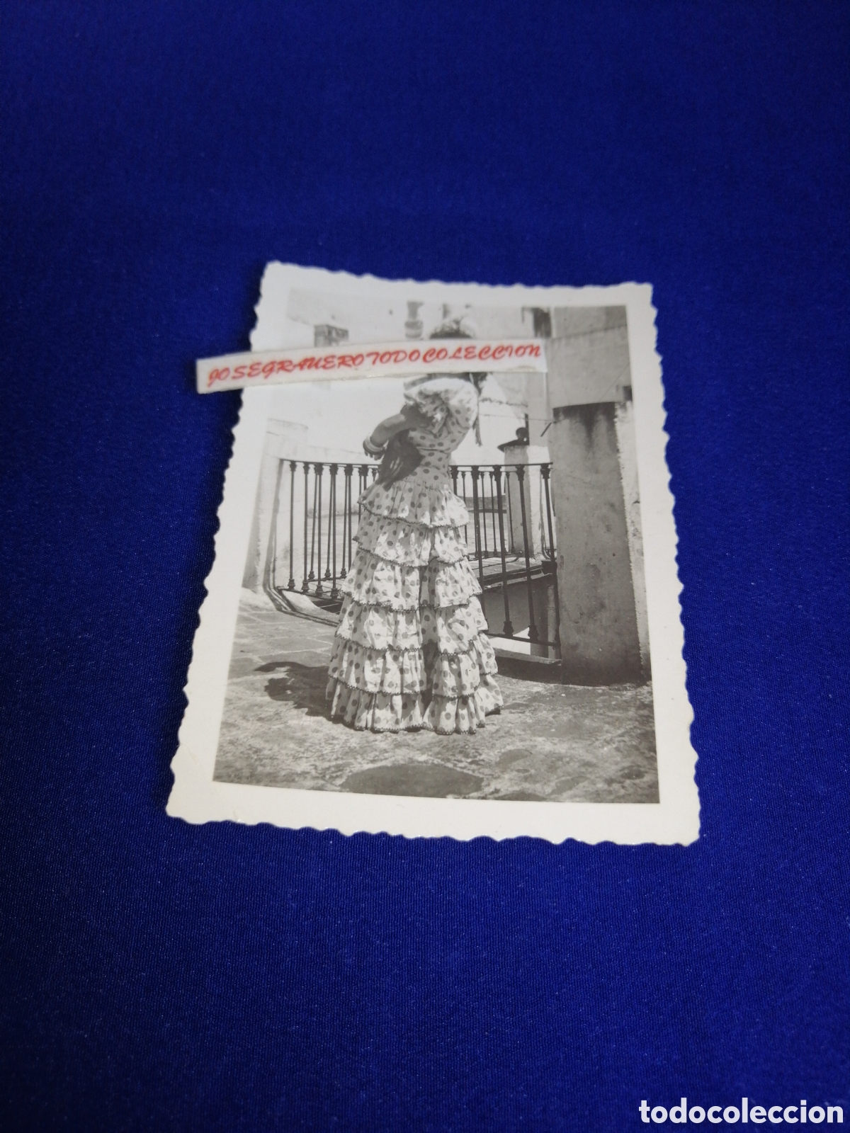 Fotograf&iacute;a antigua: MODELO POSANDO TRAJE DE FARALAES ANDALUZA JUNTO A BALC&Oacute;N FOTO ANTIGUA SIGLO PASADO SELLO FOTOGR&Aacute;FICO
