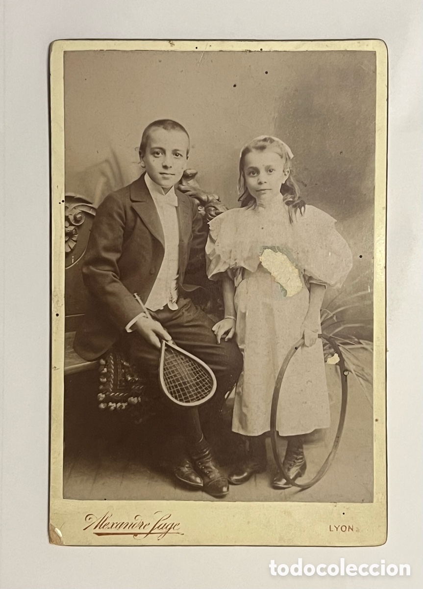 Fotograf&iacute;a antigua: ALEXANDRE SAGE, fot&oacute;grafo LYON, Francia. Retrato Gabinete. Ni&ntilde;os (fin Siglo XIX) Leve desconche