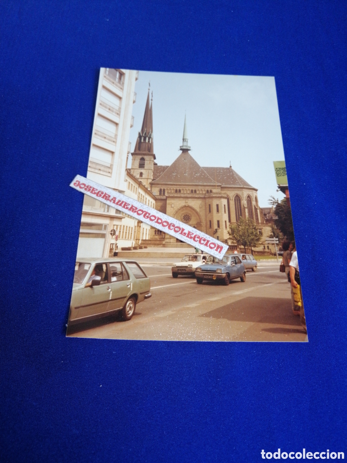 Fotograf&iacute;a antigua: RENAULT 5 - CATEDRAL DE LUXEMBURGO FOTOGRAF&Iacute;A ANTIGUA