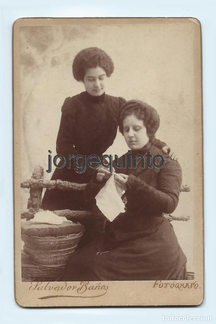 Alte Fotografie: JUMILLA, MURCIA. DO&Ntilde;A CARLOTA Y DO&Ntilde;A CARIDAD. FOT&Oacute;GRAFO SALVADOR BA&Ntilde;OS. JUMILLA, MURCIA. JA.