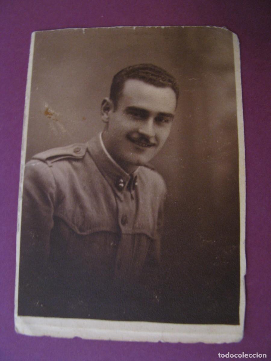 Fotograf&iacute;a antigua: FOTO DE UN MILITAR. A&Ntilde;O 1948. 8X5,5 CM