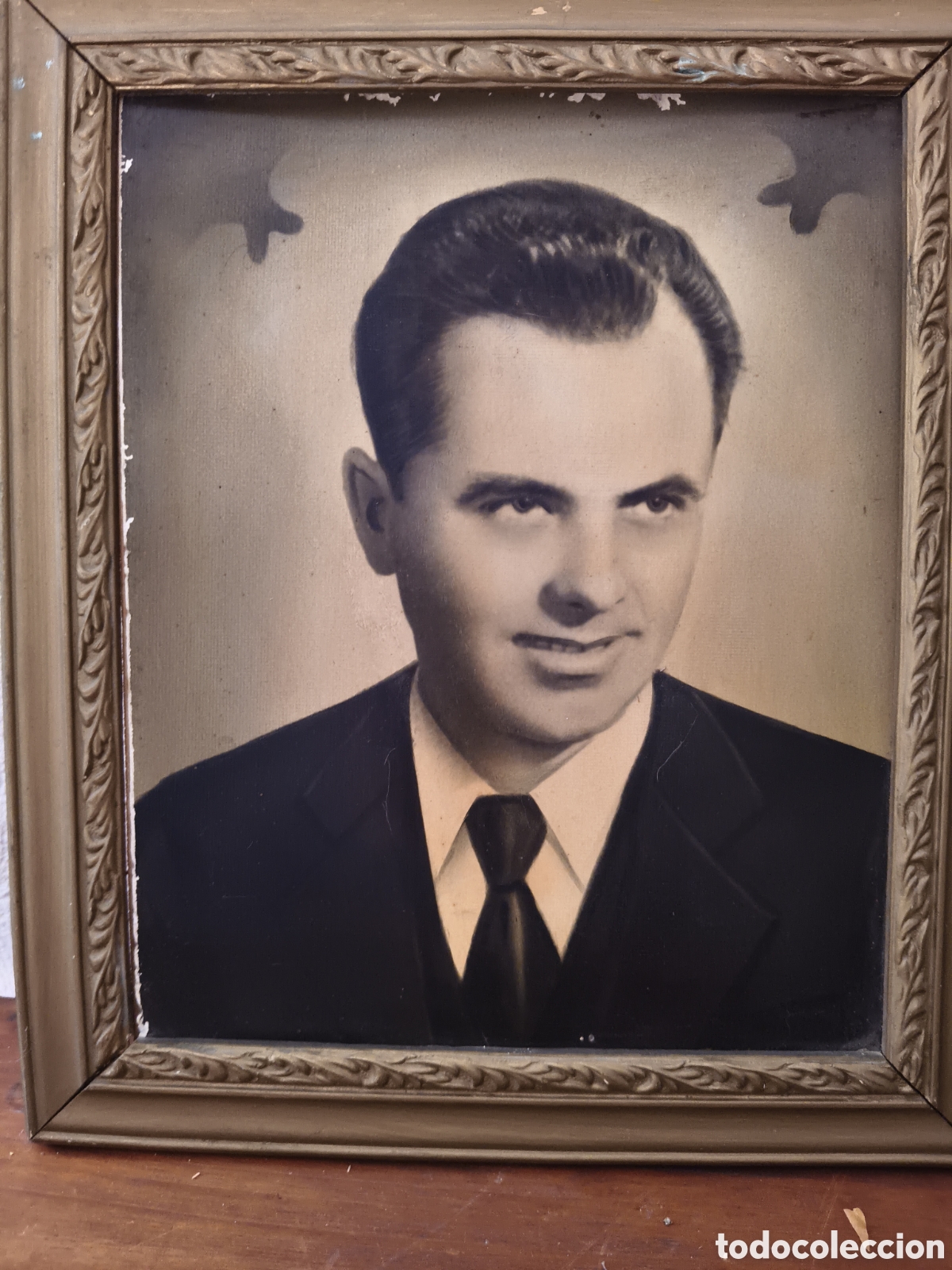 Fotograf&iacute;a antigua: Fotograf&iacute;a coloreada antigua de caballero con sello