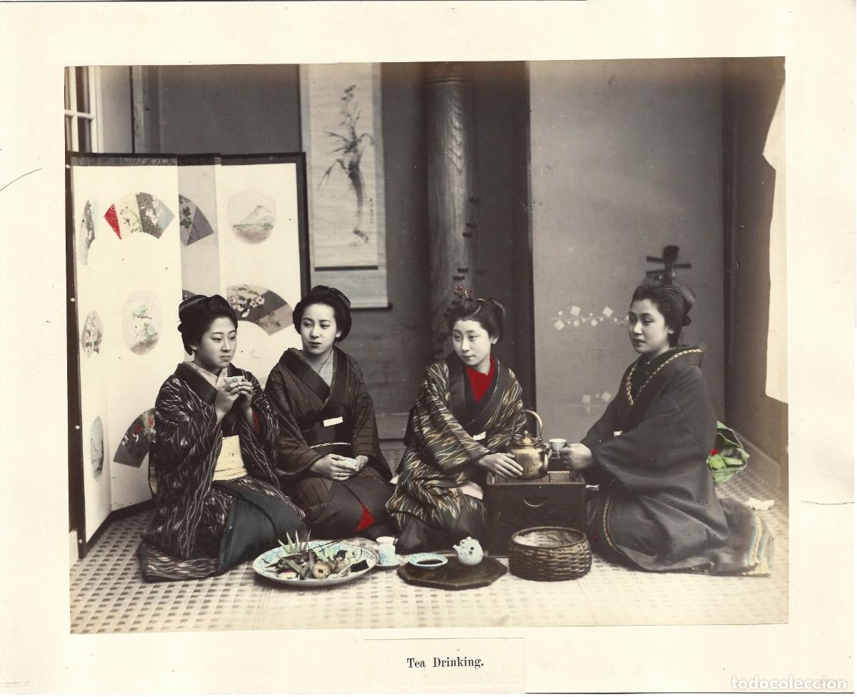 Fotograf&iacute;a antigua: 1880ca Fotograf&iacute;a alb&uacute;mina Jap&oacute;n Geishas en la ceremonia del t&eacute;