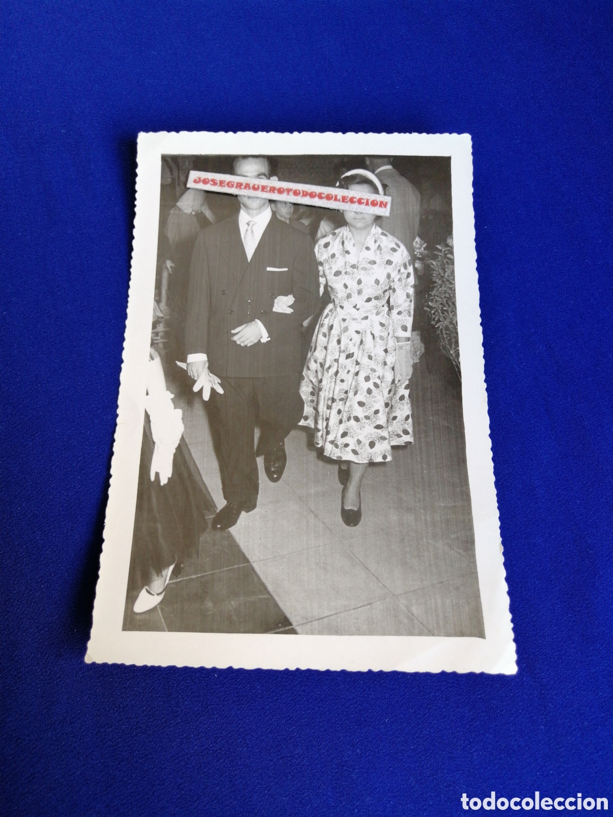Fotograf&iacute;a antigua: MODELOS POSANDO TRAJE A&Ntilde;O 1954 SELLO FOTOGR&Aacute;FICO BETETA (VALENCIA) FOTOGRAF&Iacute;A ANTIGUA SIGLO PASADO