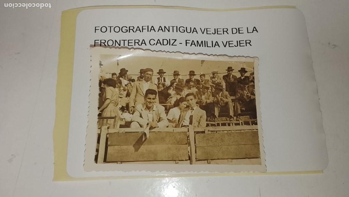 Fotograf&iacute;a antigua: FOTOGRAFIA ANTIGUA VEJER DE LA FRONTERA CADIZ - FAMILIA VEJER UBRIQUE - PLAZA DE TOROS 1953