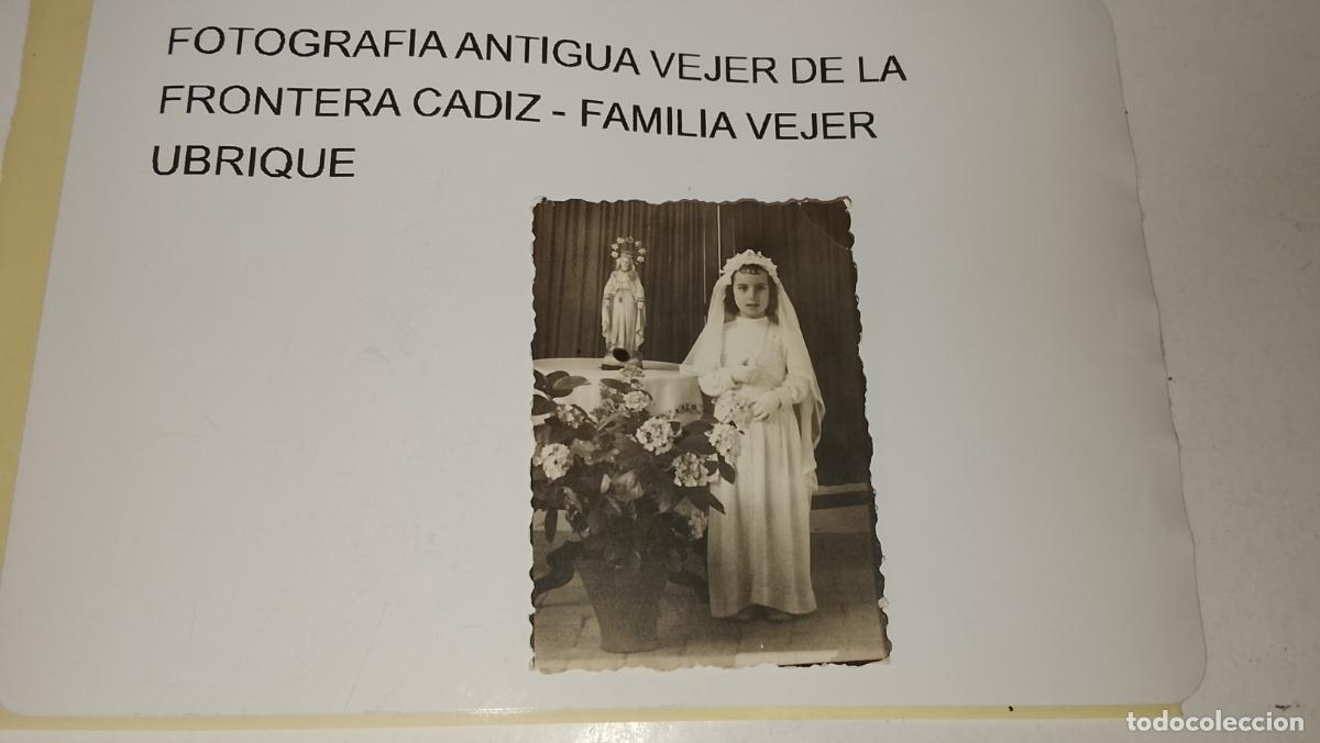 Fotograf&iacute;a antigua: FOTOGRAFIA ANTIGUA VEJER DE LA FRONTERA CADIZ - FAMILIA VEJER UBRIQUE - NI&Ntilde;A DE COMUNION Y LA VIRGEN