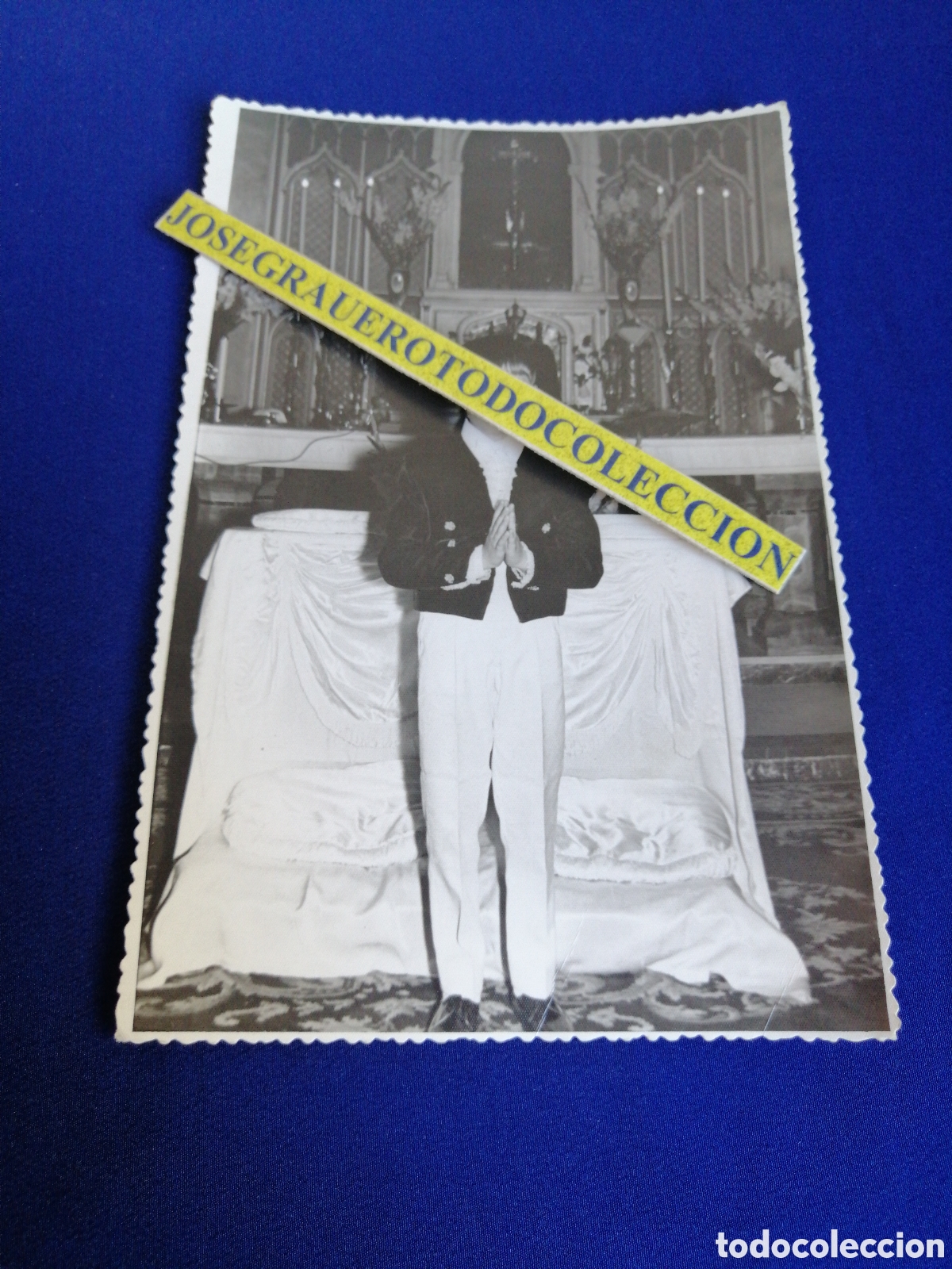Fotograf&iacute;a antigua: NI&Ntilde;O MODELO TRAJE DE COMUNI&Oacute;N EN LA IGLESIA
