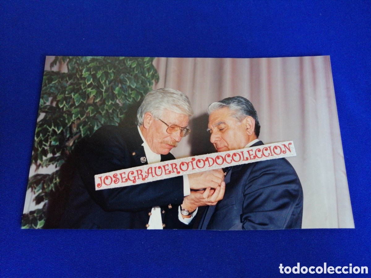 Fotograf&iacute;a antigua: LO RAT PENAT VICEPRESIDENTE PERE DELMONTE I HURTADO - JUNTA CENTRAL FALLERA IMPOSICI&Oacute;N INSIGNIA