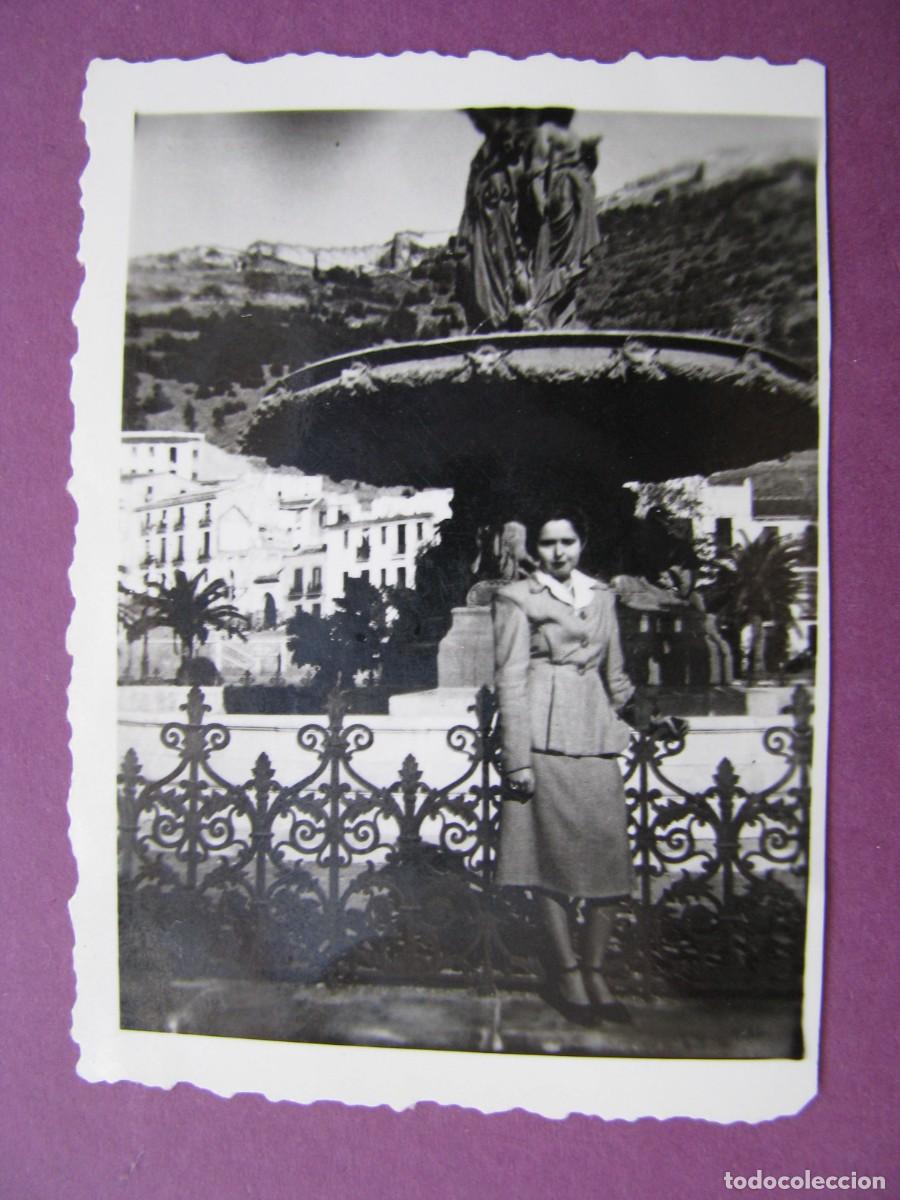Fotograf&iacute;a antigua: PEQUE&Ntilde;A FOTO DE MALAGA. FINALES DE LOS A&Ntilde;OS 1940 PRINCIPIO 1950. 6,5X5 CM