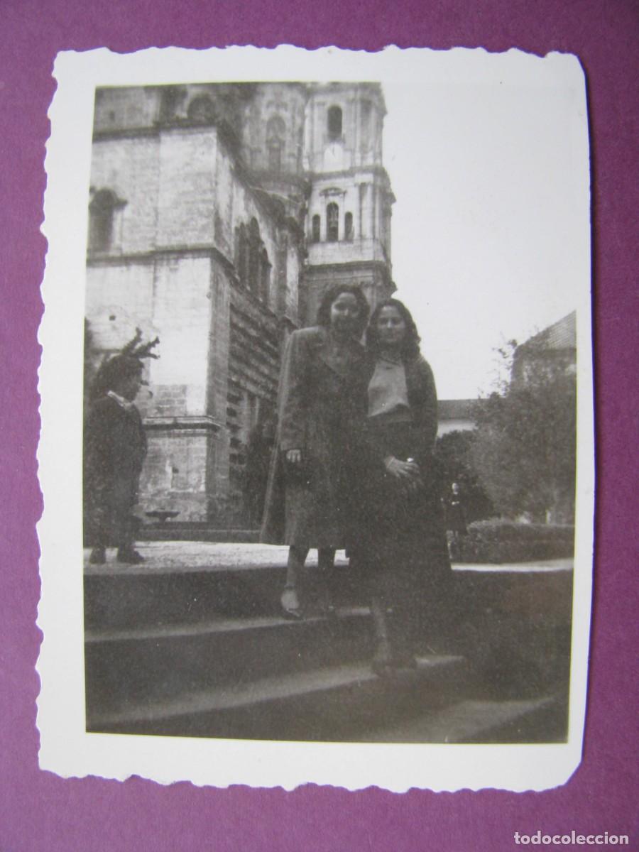 Fotograf&iacute;a antigua: PEQUE&Ntilde;A FOTO DE MALAGA. FINALES DE LOS A&Ntilde;OS 1940 PRINCIPIO 1950. 6,5X5 CM