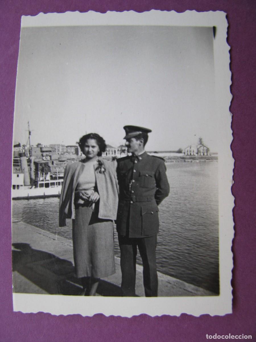Antique Photography: PEQUE&Ntilde;A FOTO DE MALAGA, EN EL PUERTO. FINALES DE LOS A&Ntilde;OS 1940 PRINCIPIO 1950. 6,5X5 CM