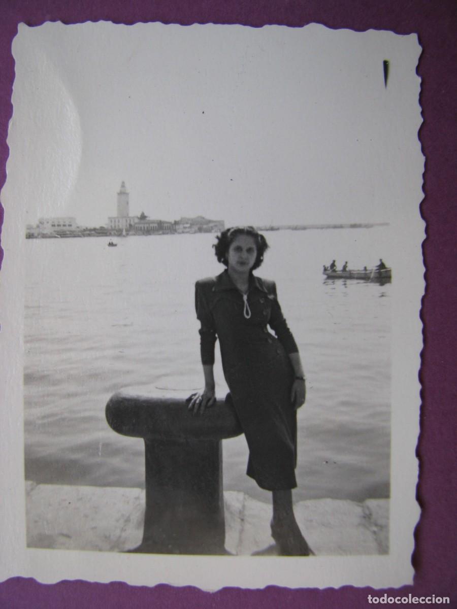 Antique Photography: PEQUE&Ntilde;A FOTO DE MALAGA, EN EL PUERTO. FINALES DE LOS A&Ntilde;OS 1940 PRINCIPIO 1950. 6,5X5 CM