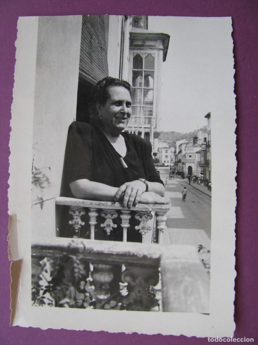 Antique Photography: FOTO DE MALAGA, DESDE EL BALCON, CALLE VICTORIA. FINALES 1940 PRINCIPIO 1950. 11X8 CM
