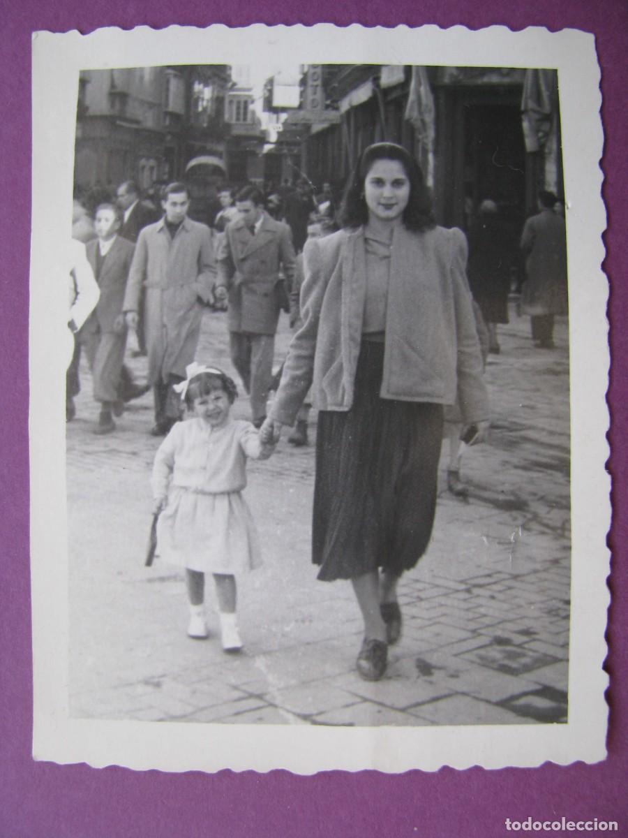 Fotograf&iacute;a antigua: FOTO DE MALAGA? FINALES 1940 PRINCIPIO 1950. 7,5X5,5 CM