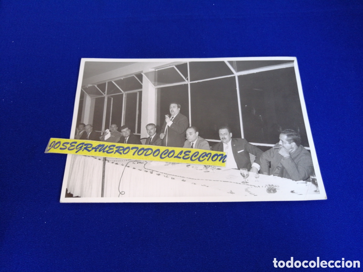 Fotograf&iacute;a antigua: ALCALDE VALENCIA ADOLFO RINC&Oacute;N DE ARELLANO MICR&Oacute;FONO JUNTA CENTRAL FALLERA PRESIDENTE JUNIO 1964-