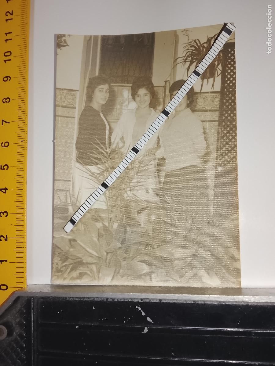 Fotograf&iacute;a antigua: FOTOGRAFIA ANTIGUA FAMILIA VEJER - UBRIQUE - CADIZ - LAS TRES VECINAS, JOVENES POSANDO