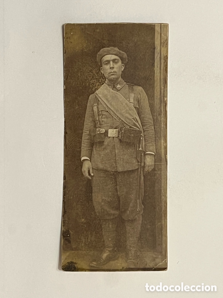 Fotograf&iacute;a antigua: BILBAO ? Cuartel de Garellano. Batall&oacute;n de Infanter&iacute;a de Monta&ntilde;a No.6 ? Militar con boina, sable
