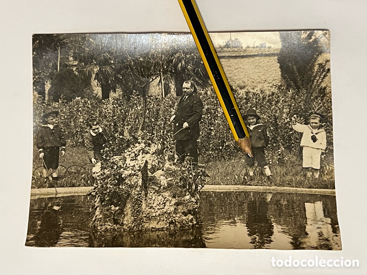 Fotograf&iacute;a antigua: BILBAO. Fotograf&iacute;a el abuelo que disfrutaba de pasear con sus nietos por el parque.. (h.1910?)