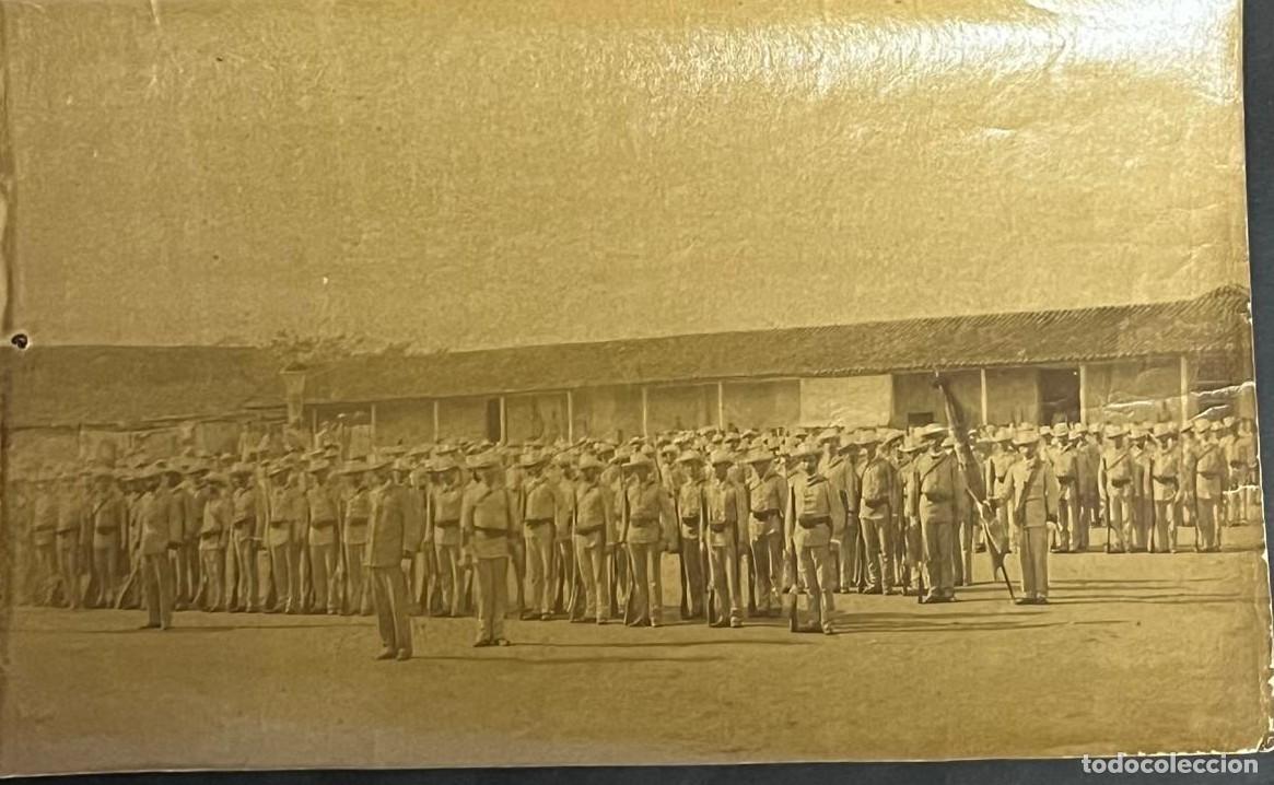 Fotograf&iacute;a antigua: Fotograf&iacute;as antiguas alb&uacute;minas sin montar, blocao defensivo y formaci&oacute;n militar de la guerra de Cuba