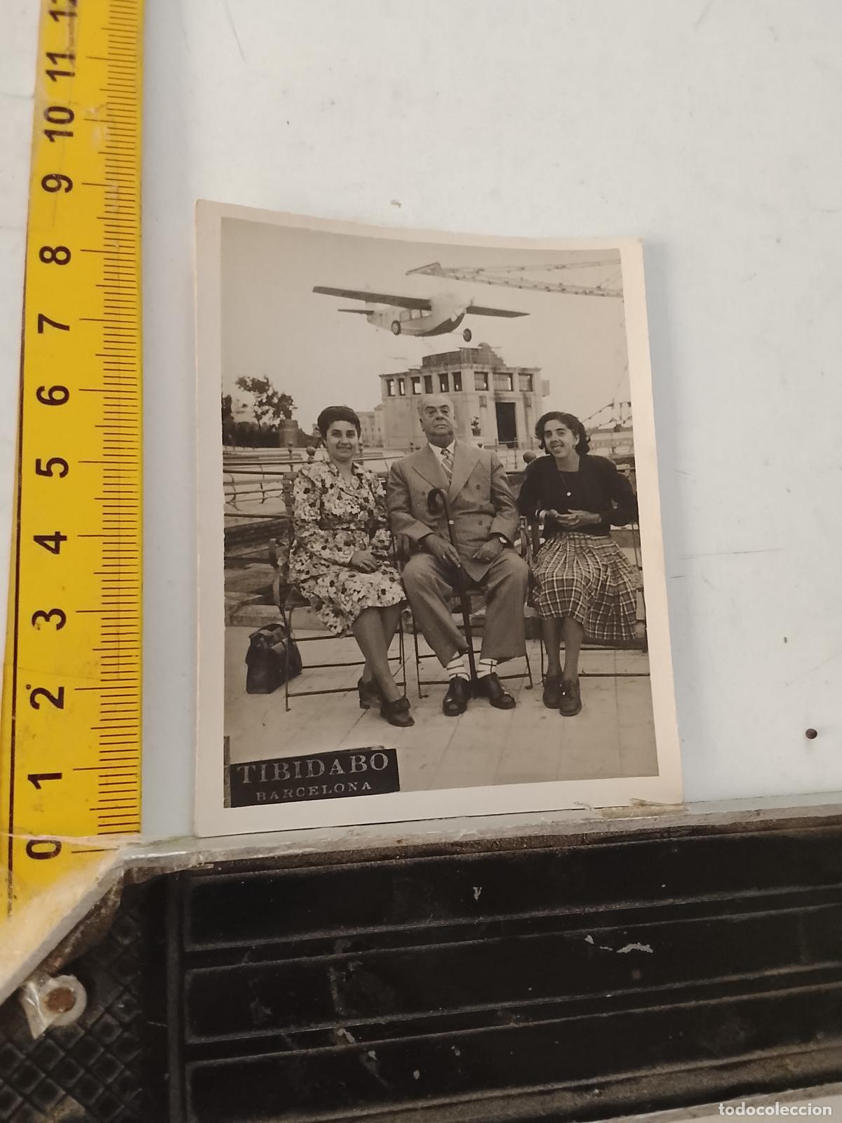 Fotograf&iacute;a antigua: FOTOGRAFIA ANTIGUA FAMILIA VEJER - UBRIQUE - CADIZ - fotomontaje avion al tibidabo 1948