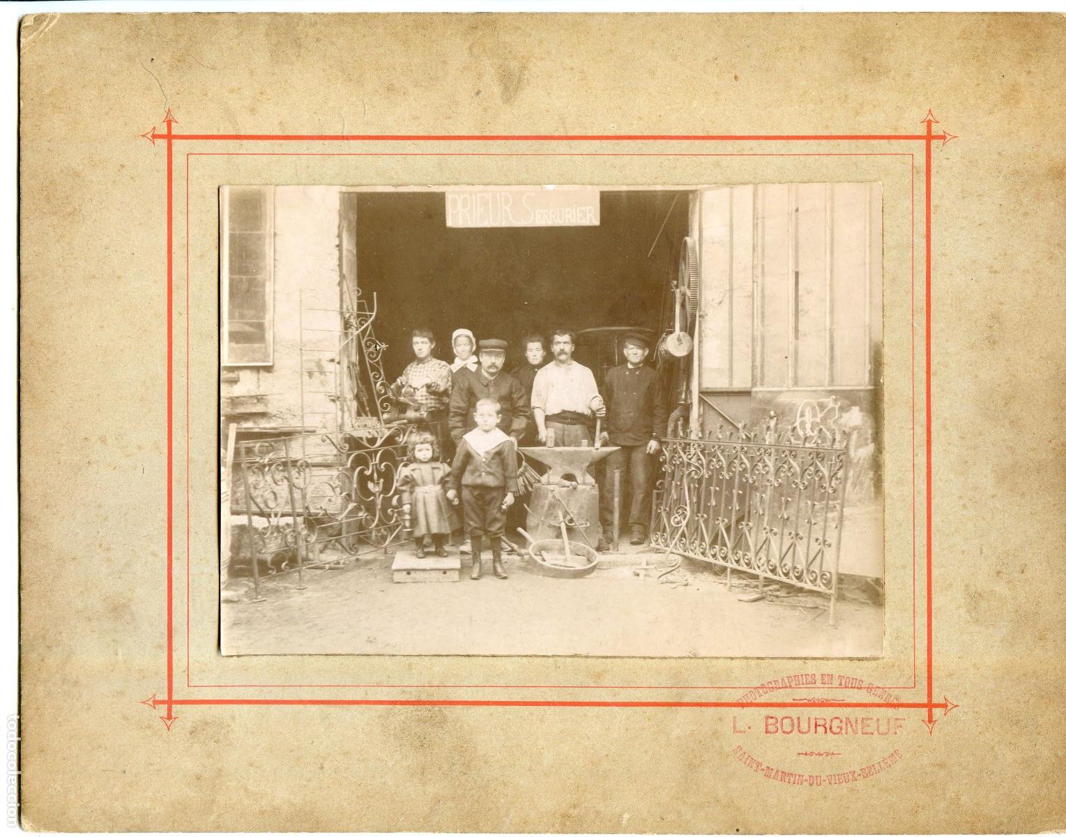 Fotografia antiga: Un herrero en su taller, Francia, Fot&oacute;grafo L. Bourgneuf